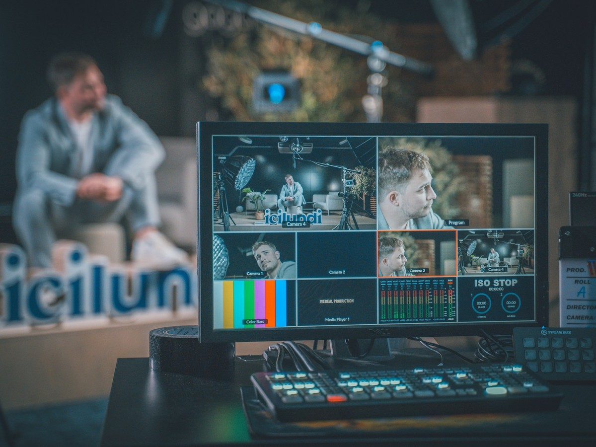 Audio-video middleware